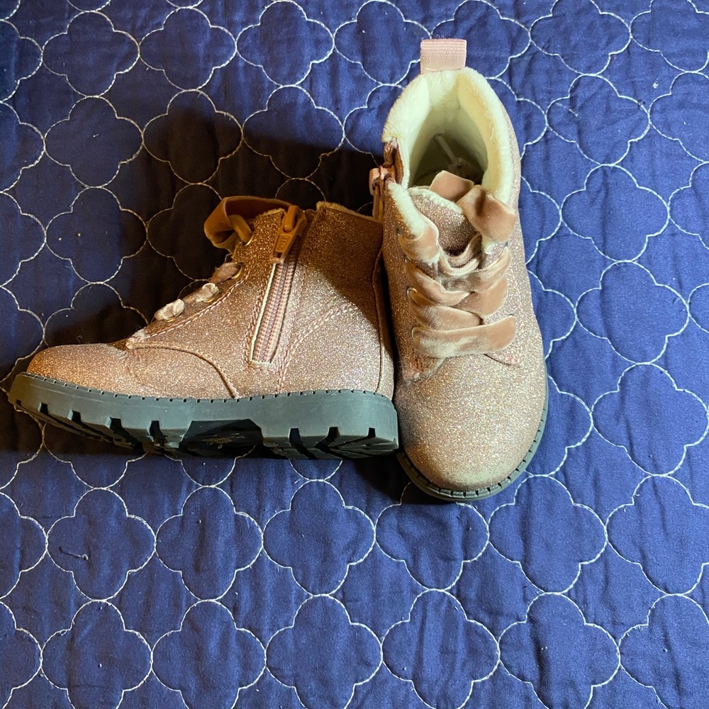 GIRL BOOTS
